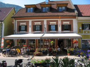 Gasthof zum Goldenen Rössl, Sachsenburg, Österreich, Sachsenburg, Österreich